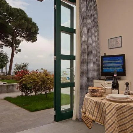 Sleeps 4 Pool T421422 *