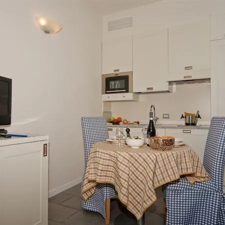 Sleeps 4 Pool T421422 *